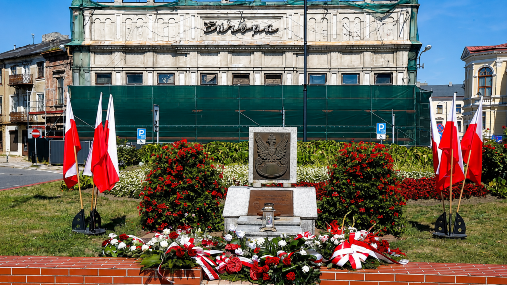 Święto Wojska Polskiego w Piotrkowie Trybunalskim – uroczystości patriotyczne i złożenie kwiatów
