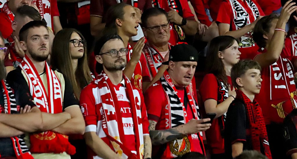 Kibice Widzewa Łódź podczas meczu z Koroną Kielce