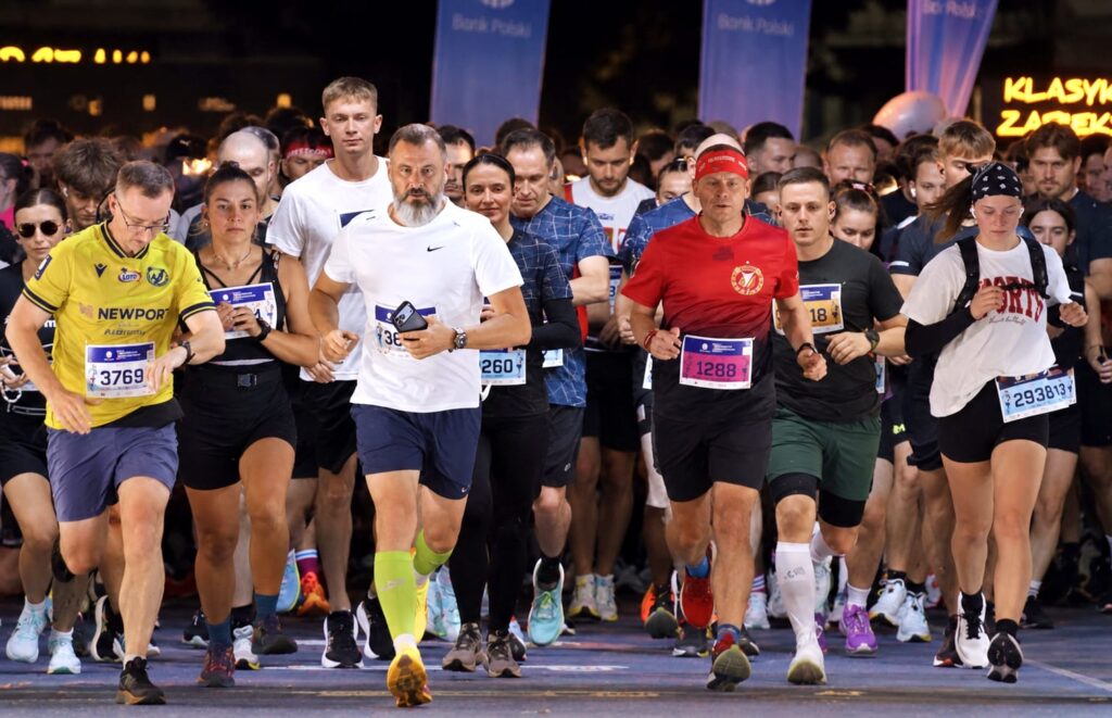 Wieczorny Półmaraton Łódź 2026 – uczestnicy biegu ulicami Łodzi