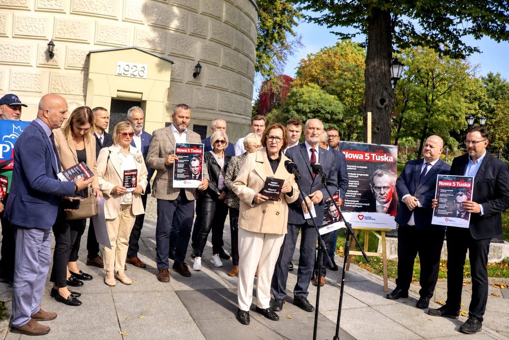 Konferencja PiS w Piotrkowie Trybunalskim – Antoni Macierewicz i Anna Milczanowska