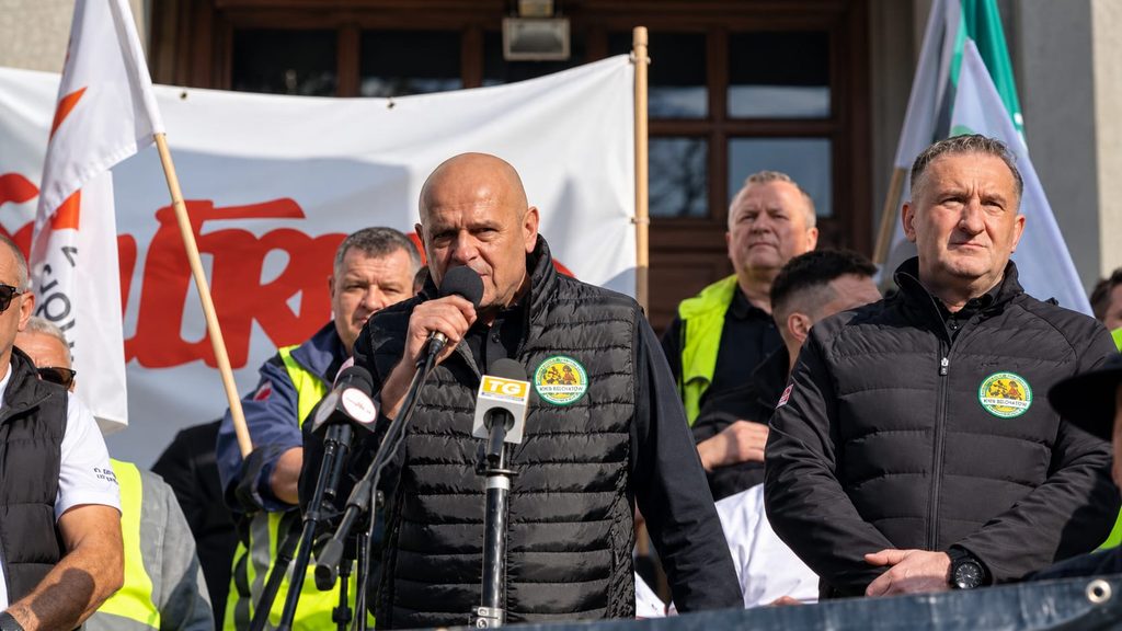 Związkowcy z Bełchatowa podczas manifestacji w Katowicach